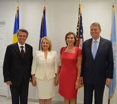 Presedintele Romaniei Excelenta Sa Domnul Klaus Werner Iohannis Si Prima Doamna La Intalnirea Cu Romanii Din New York Gazduita In Spatiile De Protocol Ale Misiunii Romaniei La Onu Misiunea PermanentÄƒ A