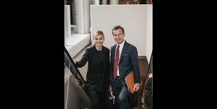 Ebba busch, uppsalabo, partiledare för kristdemokraterna, party leader, christian democratic party | twuko. Bluffbilden Med Ulf Kristersson Vacker Fragor Stoppa Pressarna Kandisar Kandisnytt Hant Extra Se Hor Noje