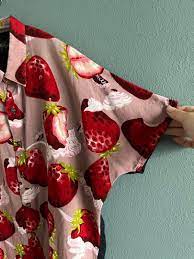 買取り実績 milkboy ユニセックス whipped berry berry whipped いちご シャツ いちご 日本最大級 シャツ 黒 黒  ユニセックス milkboy - apart.ge