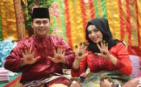 Blog ini dibuat untuk memenuhi ujian praktek tik kelas9(9a) smp negeri 10 tanjungpinang. 15 Upacara Dan Adat Istiadat Khas Riau Gambar Dan Penjelasannya Mantabz