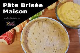 La Pate Brisee Est Une Recette De Base En Patisserie Et S Adapte Aussi Bien Aux Recettes Salees Que Sucr En 2020 Recette Pate Brisee Facile Recette Recettes De Cuisine