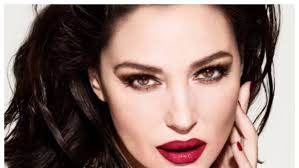 Të lutem, rikthe ngjyrën që kishe”: Monica Bellucci eksperimentoi me  flokët, por fansat nuk binden!