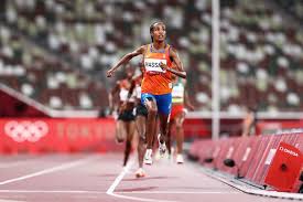 Sifan hassan of the netherlands tripped with one lap to go in a preliminary heat of the women's 1500m but got back up to continue the race. Jtik1 Qkci Rkm