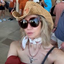 Shannon Edmonds (@STEdmonds512)