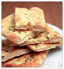 Pizza bianca is a simple combination of delicious bread, olive oil and salt. Pizza Bianca Al Rosmarino