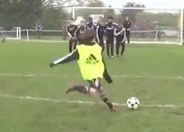 Watch mason mount score identical free kick as a chelsea kid to set piece vs wolves that helped clinch champions league. Video Young Mason Mount Foreshadows Free Kick Vs Wolves