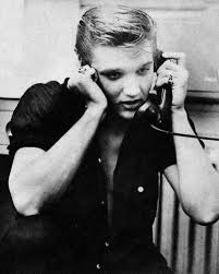 Elvis Presley Rare Photo Yes Elvis Was A True Blonde He Started Coloring His Hair Black Towards The End Of Elvis Presley Elvis Presley Photos Young Elvis