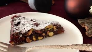 Cuccidati, also known as sicilian fig cookies are traditionally served during the holidays. Sizilianische Cuccidati Lapatisserie