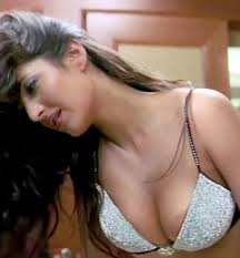 People's Desire 💘 on Instagram: "Spicy Stills 🔥 🔥 and bts of our  favorite @katrinakaif ❤️ from her first movie Boom. Katrina was just 19  year old and it's very brave of