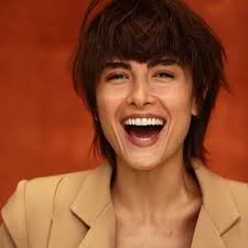 Maria Casadevall resume namoro 'fora do tom' com Caio Castro: 'Vítima da  estrutura'