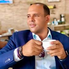 Jenny Estrella (@Cherryestrella)