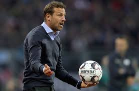 Ein trainer, der das aktuell mit erfolgloseste system praktiziert, sollte sich mit solchen aussagen deutlich zurückhalten. Trainer Des Vfb Stuttgart Was Markus Weinzierl Bis Weihnachten Vom Team Erwartet Vfb Stuttgart Stuttgarter Zeitung