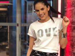 Linda palma (lindapalma) le sugirió (varias veces) a su novio que la dejara debido a su enfermedad; La Indirecta De Linda Palma A Su Novio Para Que Se Casen Pronto