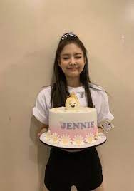 Detail kue ulang tahun yang diberikannya untuk lisa. Jennie Blackpink Ulang Tahun Gadis Preman Kue