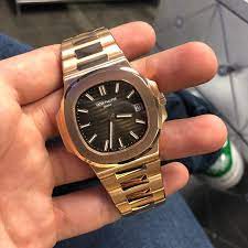 According to john reardon, former head of watches at christie's and an expert on all things patek philippe, these dials were made by stern creations, who also produced dials for the 3700.there were over twenty different dial options available in all case colours. Patek 5711r Review 18k Rose Gold Nautilus Sports Watch For Sale