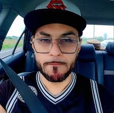 Frank Spruce's Instagram, Twitter & Facebook