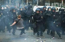 The 1st may, called here in germany erster mai or tag der arbeit, is a festive day very well celebrated in berlin. Demos Zum 1 Mai Gewaltausbruche In Berlin Und Hamburg Politik Stuttgarter Zeitung