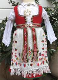 Bli inspirert og lær om bunad og folkedrakt fra hele norden. En Aust Agder Bunad Matte Jo Anne Grethes Strikkerier Facebook