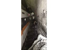 In response to a train derailment in hualien, taiwan, our emergency services have been fully the accident coincided just as a long weekend kicked off for the tomb sweeping day public holiday. Padmh04tdnds3m