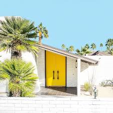 Various materials are used in mcm door like wood, glass, aluminum, and. J Adoor Introducing The Real Houses Of Palm Springs Mid Century Modern House House Exterior Palm Springs Doors