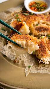 800 Likes 15 Comments Marion Grasby Marionskitchen On Instagram The Ultimate Dumpling Mashup Crispy Japanese Style Gyoza But With A Spicy Thai Chilli