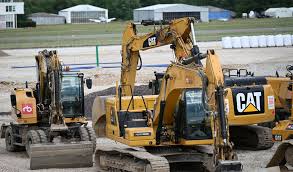 The origins of the word caterpillar date from the early 16th century. Caterpillar Schliesst Filiale Im Norden Mopo