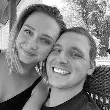 Hannah Krause's Instagram, Twitter & Facebook