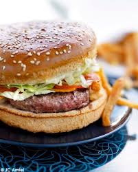 Hamburger Pour 4 Personnes Recettes Elle A Table Recette En 2020 Recettes Hamburgers Recette Hamburger Maison Hamburger Maison