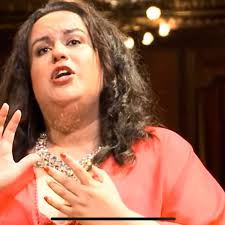 María Castillo de Lima, una mujer diversa: la voz soprano y tenor del  Teatro Colón