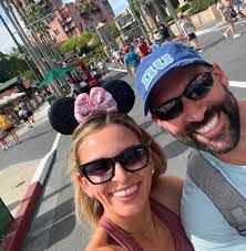 Allie Corey's Instagram, Twitter & Facebook