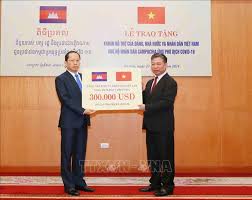 Từ việt nam bạn có thể di chuyển bằng đường bộ hoặc đường hàng không sang campuchia. Viá»‡t Nam á»§ng Há»™ Campuchia á»©ng Pho Phong Chá»'ng Dá»‹ch Covid 19 Baotintuc Vn