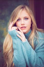 And now to fight dirty. For your pleasure: JUNO PICS!