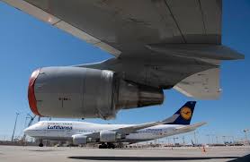 Die fluggesellschaft muss gestrandete kunden betreuen. Fraport Und Lufthansa Planen Joint Venture Fur Flughafen