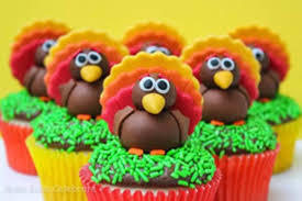 Dinner guests of all ages (adults, kids, and everyone in between) will enjoy each one of these fall cupcakes.cupcakes are a great dessert option to include for. 21 Cute Thanksgiving Cupcakes