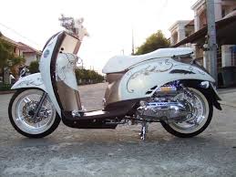 Gambar Honda Scoopy Modifikasi Romantis 2016 Chiko Motor Honda Scoopy Motor Scooters Honda