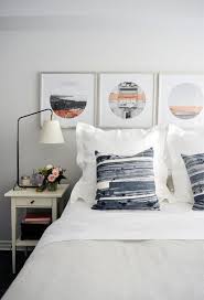 19 Gorgeous Ways To Display Your Favorite Travel Photos Wall Decor Bedroom Bedroom Diy Bedroom Artwork