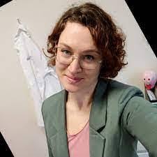 Lisa Langsdorf's Instagram, Twitter & Facebook