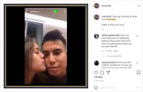 Dari foto ini nampak steffi dan niko begitu dekat, karena steffi tampak tak risih saat harus duduk di atas paha niko, begitupun sebaliknya. T9qefwzt4dlvsm