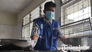 Baik dari jenjang sd, smp, sma, smk sederajat hingga ke perguruan tinggi. Smkn 6 Surabaya Boyong Peralatan Masak Dari Sekolah Untuk Kompetisi Daring Tribun Jatim