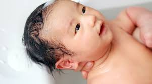 Most pediatricians only recommend sponge bathing a newborn once or twice in the first week anyway. How To Bathe Your Baby