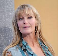 The article provides a list of foods that make you look younger and help keep age at bay. 60 Haircuts That Make You Look 10 Years Younger Page 37 Of 60 Wikigrewal