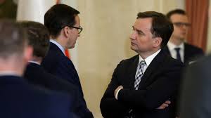 W pochodzie nie szli, no bo co tam dla nich znaczy „solidarność i niepodległość, skoro idea marszu związana jest z tym sfrustrowanym. Ziobro I Morawiecki Tocza Wojne To Batalia O To Kto Bedzie Liderem Prawicy Po Odejsciu Kaczynskiego