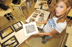 Seniors exit school artfully