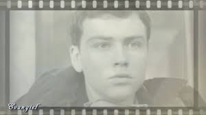 Вспоминая Высоцкого...45 лет назад в этот день...🙏До сих пор и, без  сомнений,ещё очень долго ЕГО творчество будет актуально и будет  любимо!Сегодня пусть у нас звучит эта песня! 🎶🍋🎶❤️🎶