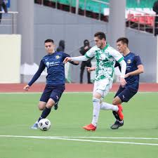 Защитник гостей выносит мяч из пустых ворот. Fc Akhmat Grozny On Twitter Molodezhnyj Sostav Fk Ahmat Obygral Sverstnikov Iz Rostova So Schyotom 2 1 Goly V Sostave Nashej Komandy Zabili Sadulaev I Dachaev Ahmat Groznyj Https T Co Bziswchpda