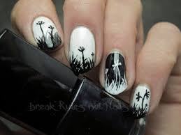 Ein nagellackdesign muss nicht unbedingt aus bunten farben bestehen, um für einen tollen effekt zu sorgen. Nageldesign In Schwarz Weiss 24 Elegante Diy Ideen