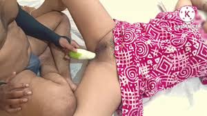 Badi mummy ki chut mein kheera dala diya up village aunty Hindi bhojpuri  audio sex video watch online