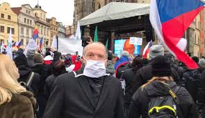 Křivoústý) je novodobý učitel českého národa, politik, blogger, šachista, cyklista, otec, syn, duch svatý, bratr, manžel a především další z nepřeberného množství brouků pytlíků českého internetu. G0pw2ntnxym3m