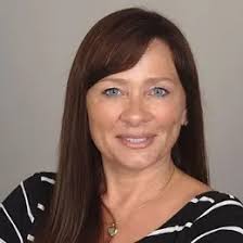 Lisa Moffatt's Instagram, Twitter & Facebook