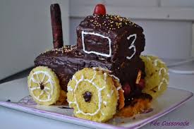 Bientot 5 Ans Il Est Temps De Reflechir A La Fete On Joue A Choute Et Chou Chounette Gateau Tracteur Desserts Rigolos Gateau